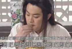 惊全娱乐圈都偷听我吃瓜